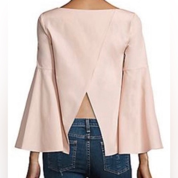 Alice + Olivia Tops - Alice + Olivia Pink Bell Sleeve Top S Boat Neck Spit Back sz XS